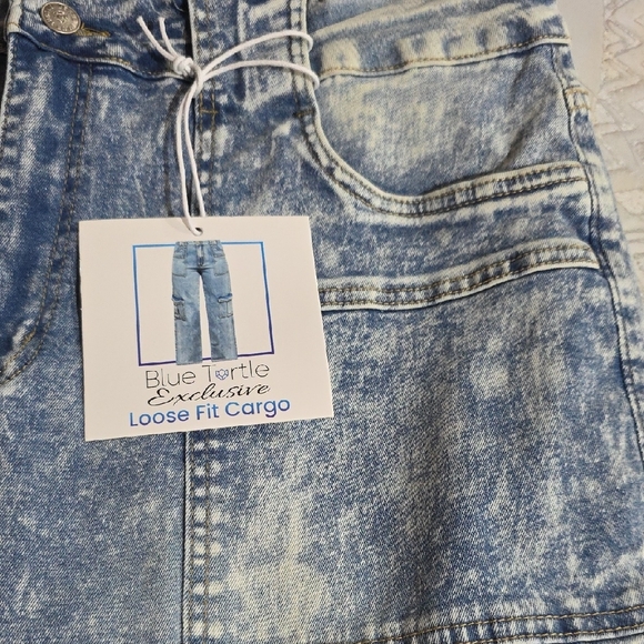 Women's High Rise Acid Wash Jeans - Picture 2 of 14